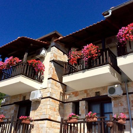 Petrini Gonia Aparthotel Livadherón Екстериор снимка