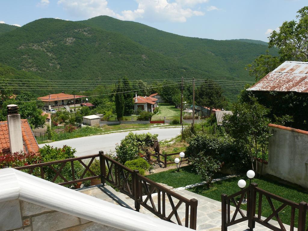 Petrini Gonia Aparthotel Livadherón Екстериор снимка