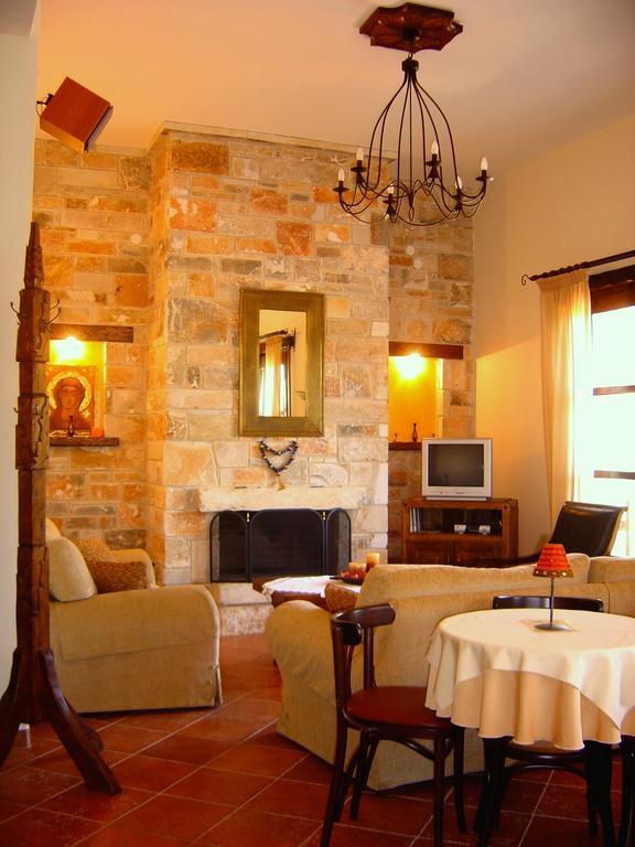 Petrini Gonia Aparthotel Livadherón Екстериор снимка