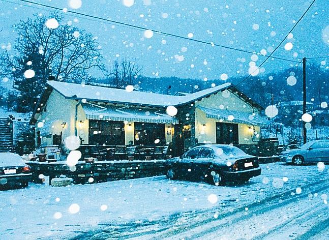Petrini Gonia Aparthotel Livadherón Екстериор снимка